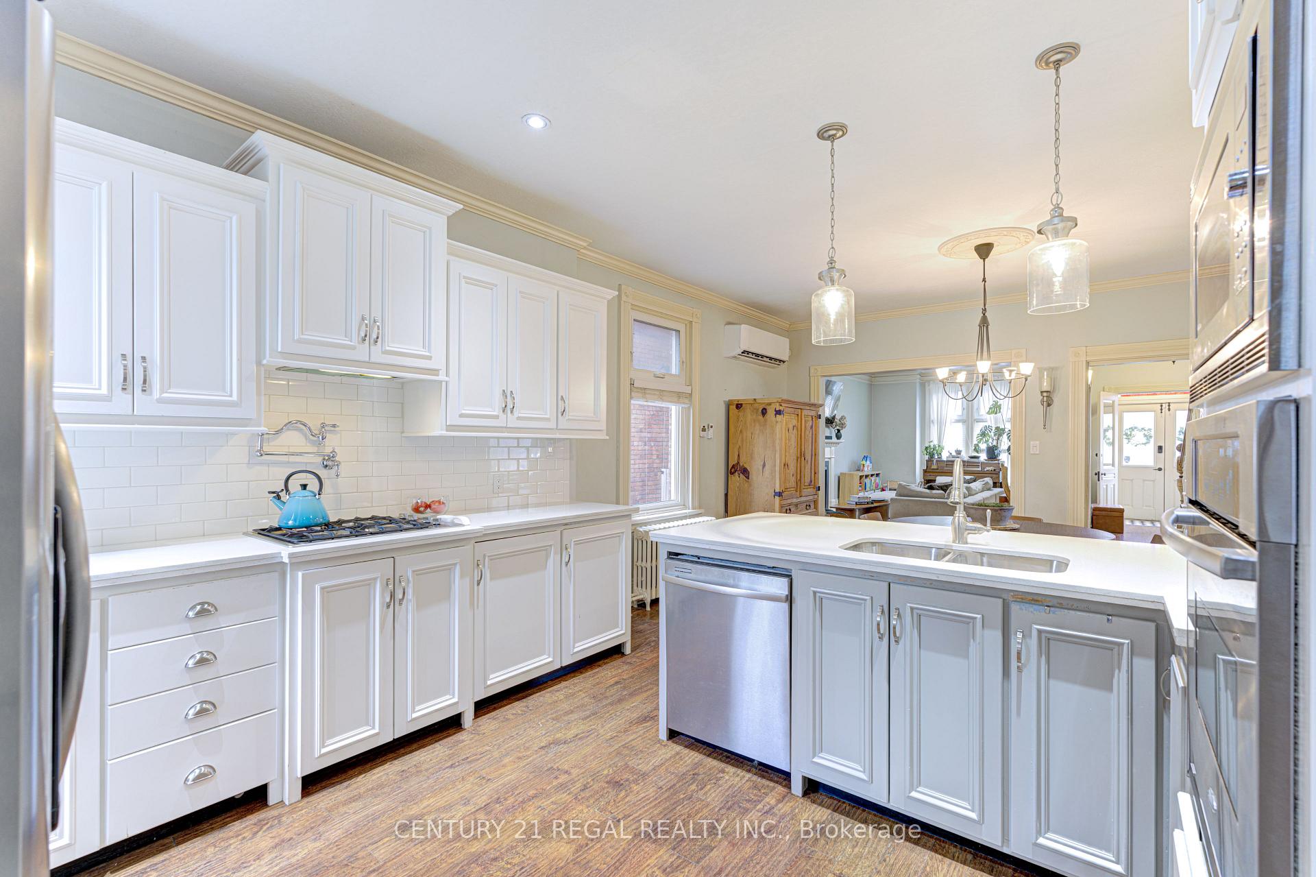 Photo 21 of 109 Victoria Avenue S, Hamilton, Stinson — HOMEH