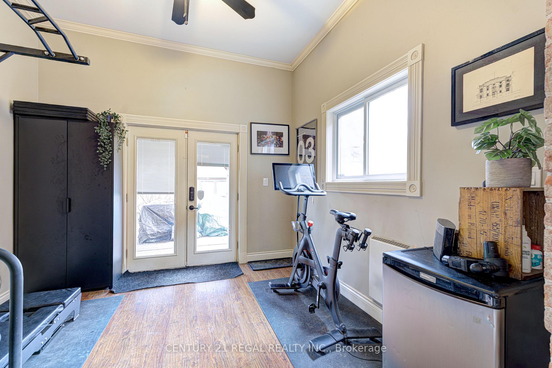 Photo 23 of 109 Victoria Avenue S, Hamilton, Stinson — HOMEH