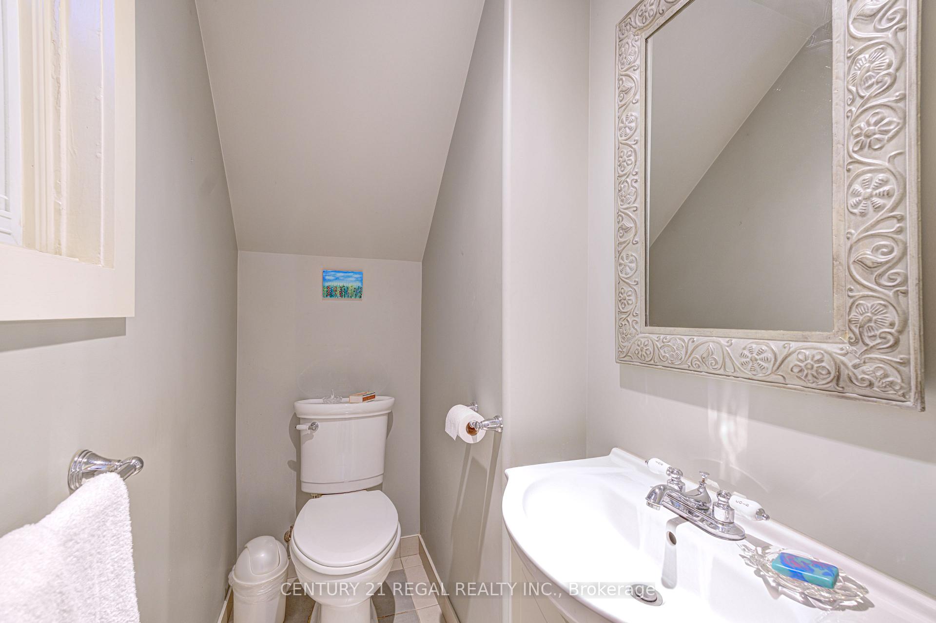 Photo 25 of 109 Victoria Avenue S, Hamilton, Stinson — HOMEH