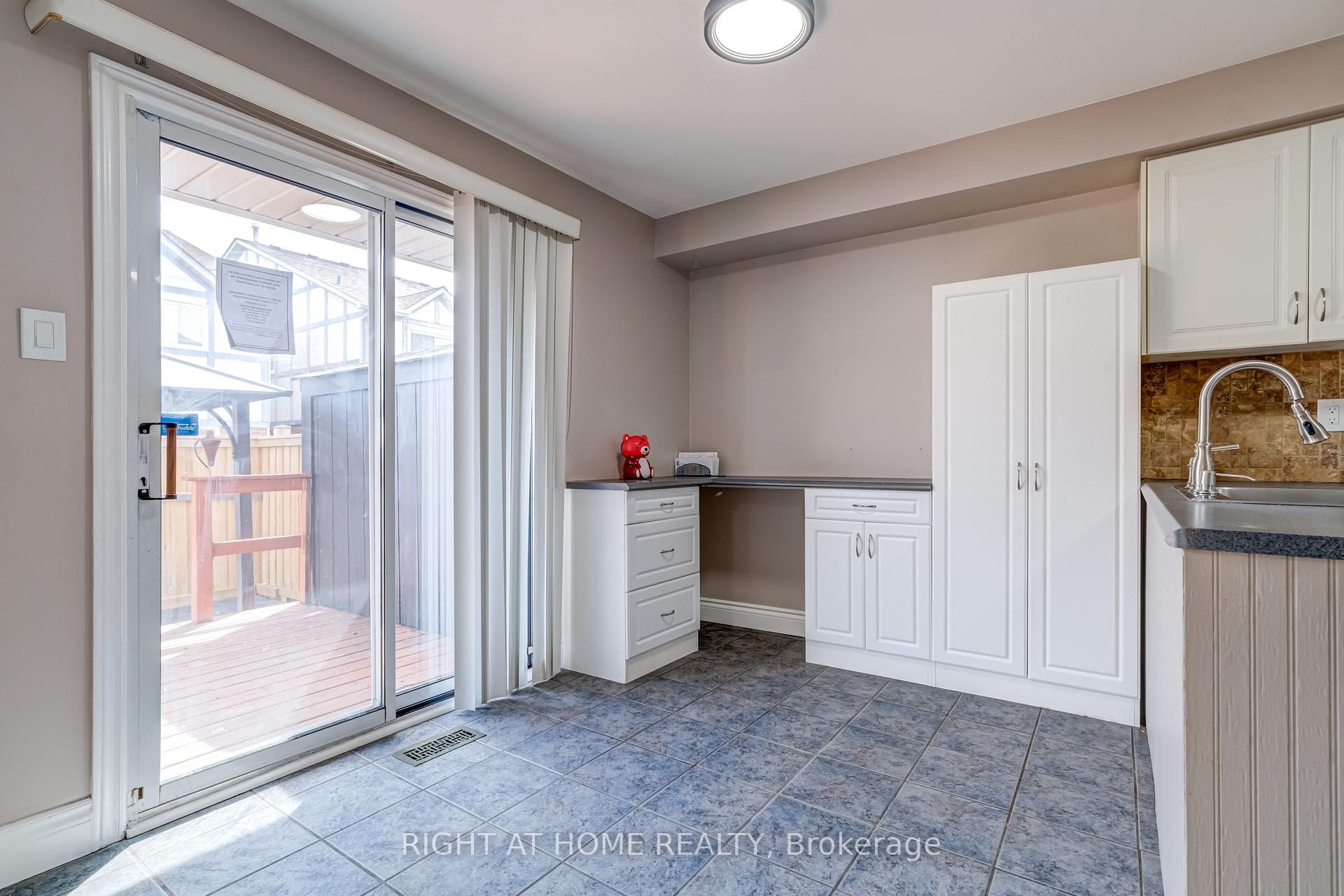 Photo 9 of 167 Ural Circle, Brampton, Sandringham-Wellington — HOMEH