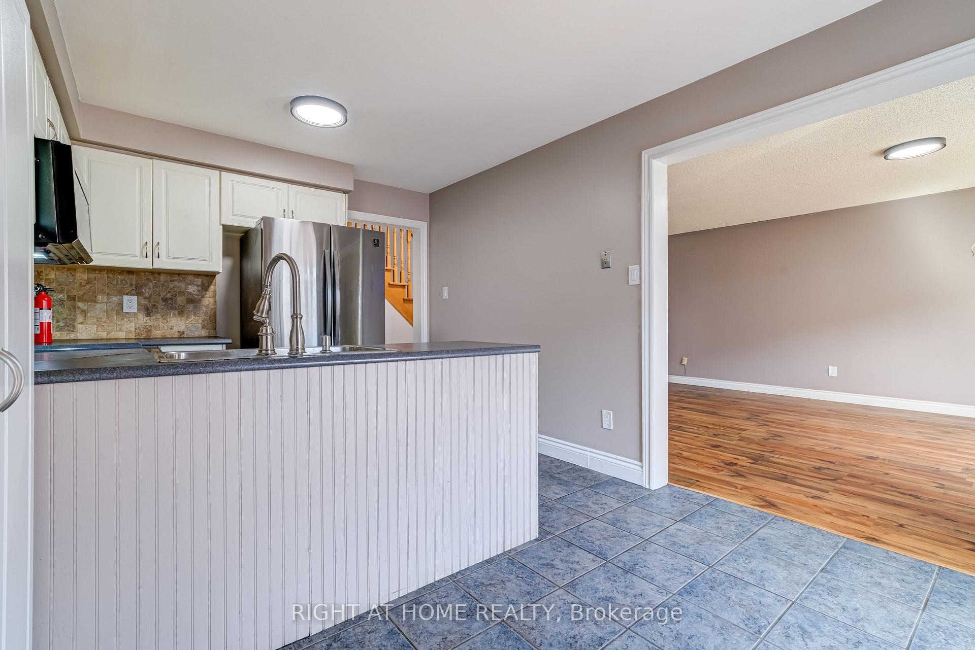 Photo 10 of 167 Ural Circle, Brampton, Sandringham-Wellington — HOMEH