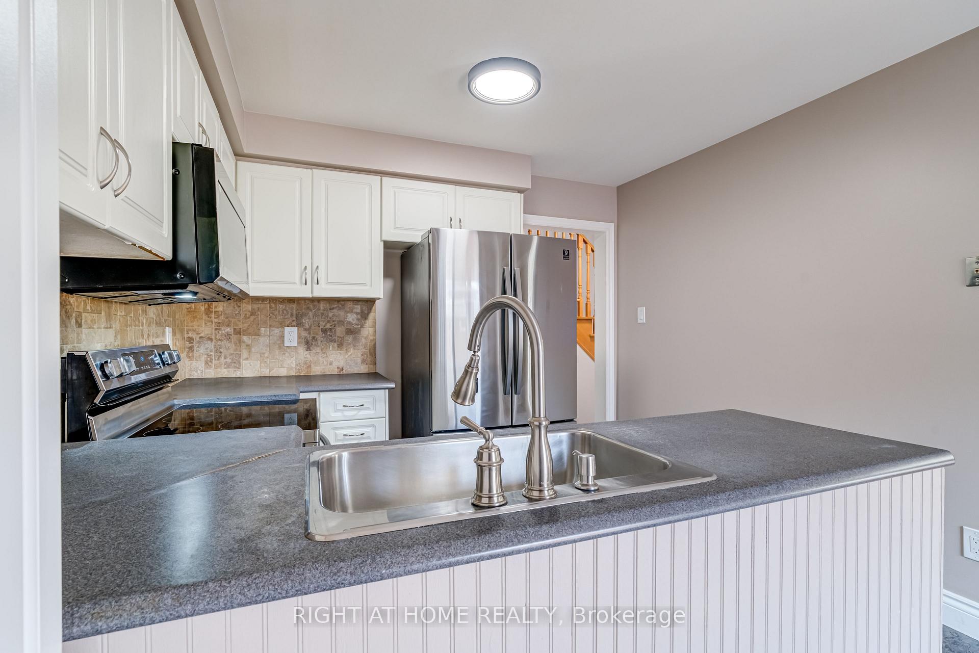 Photo 11 of 167 Ural Circle, Brampton, Sandringham-Wellington — HOMEH