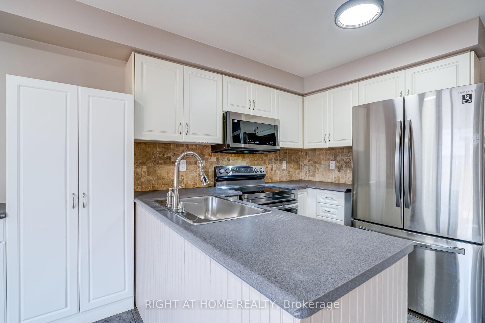 Photo 12 of 167 Ural Circle, Brampton, Sandringham-Wellington — HOMEH