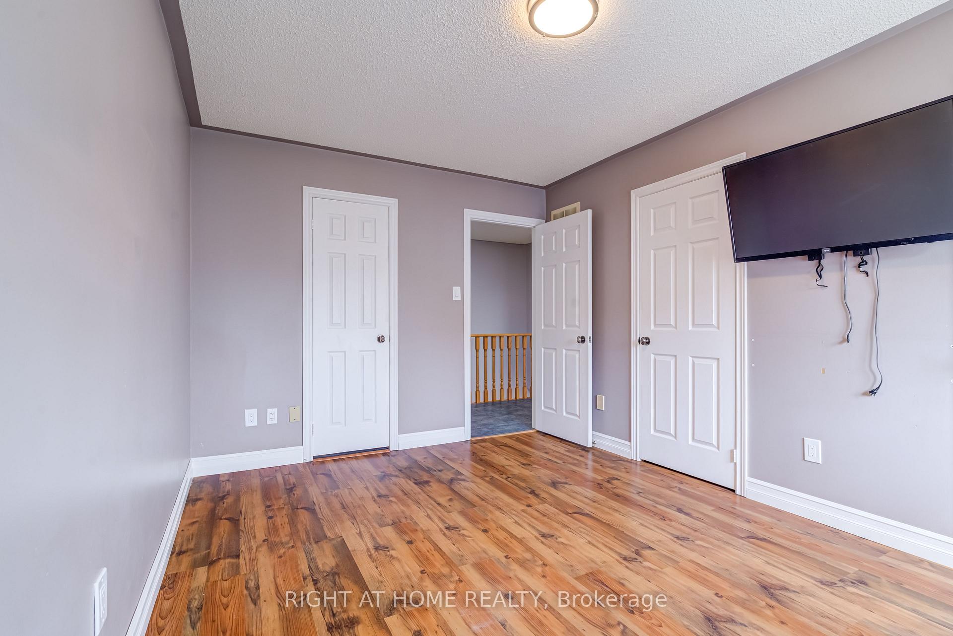 Photo 15 of 167 Ural Circle, Brampton, Sandringham-Wellington — HOMEH
