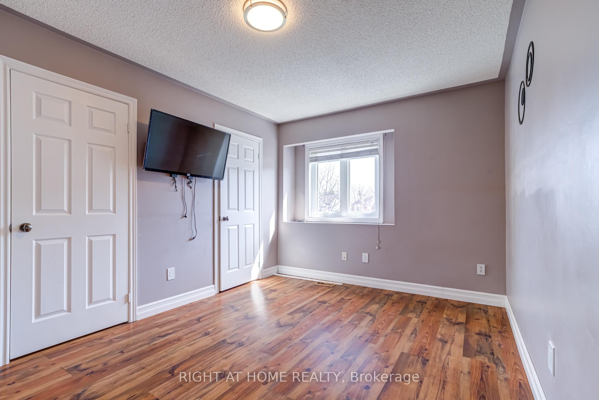 Photo 16 of 167 Ural Circle, Brampton, Sandringham-Wellington — HOMEH