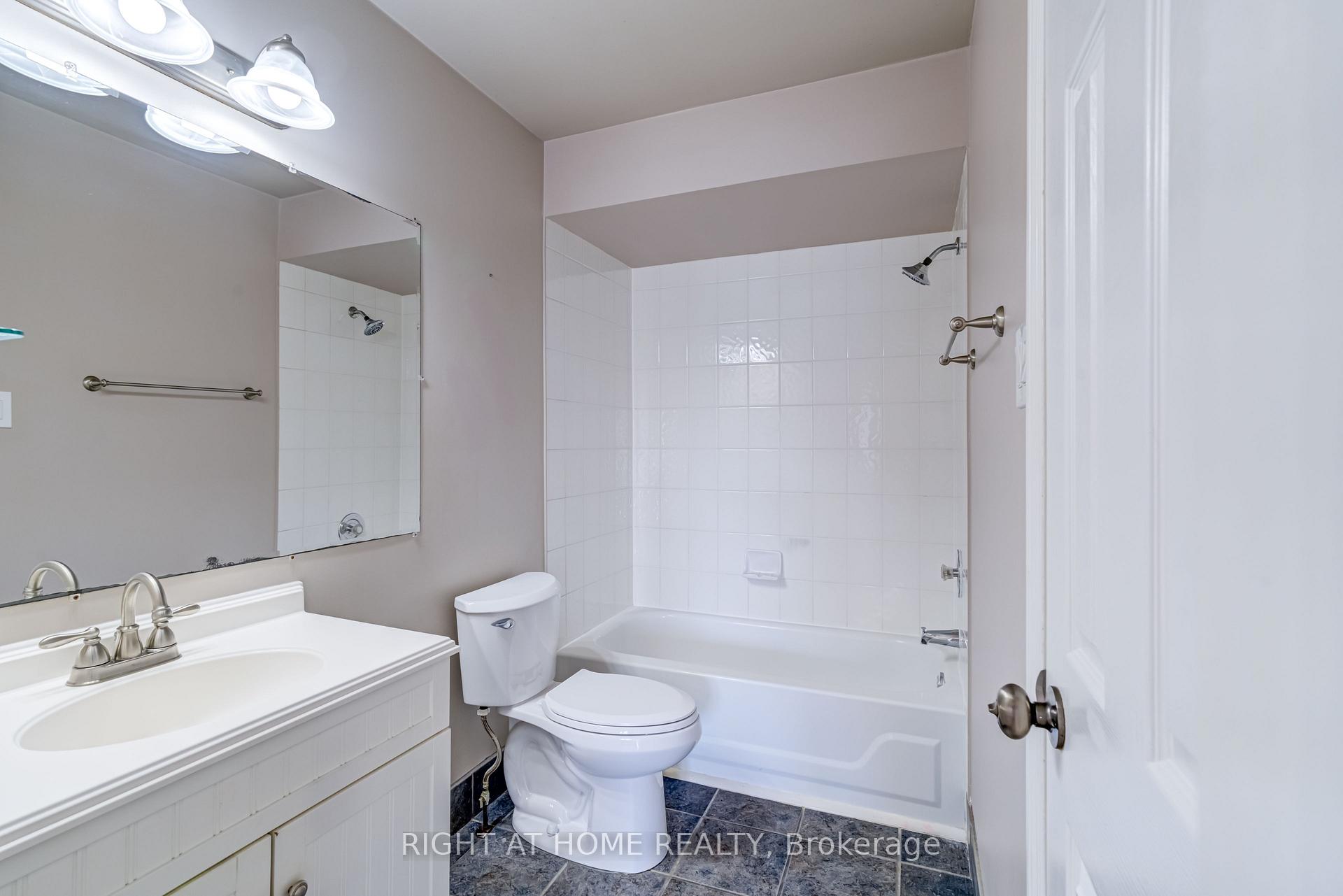 Photo 17 of 167 Ural Circle, Brampton, Sandringham-Wellington — HOMEH