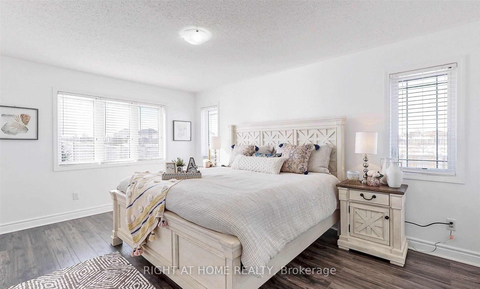 Photo 22 of 34 Dykstra Lane, Clarington, Bowmanville — HOMEH