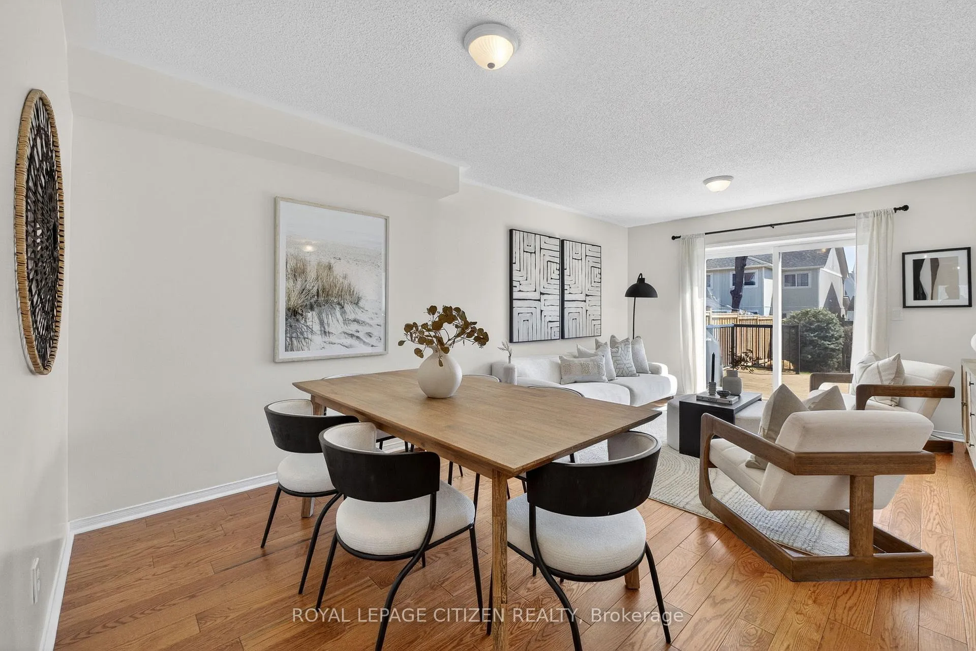 Photo 3 of 70 Wessex Drive, Whitby, Brooklin — HOMEH