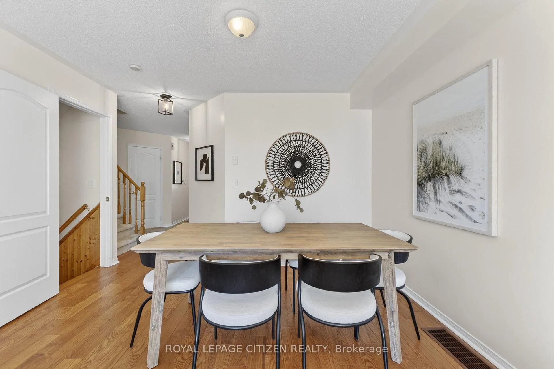 Photo 4 of 70 Wessex Drive, Whitby, Brooklin — HOMEH