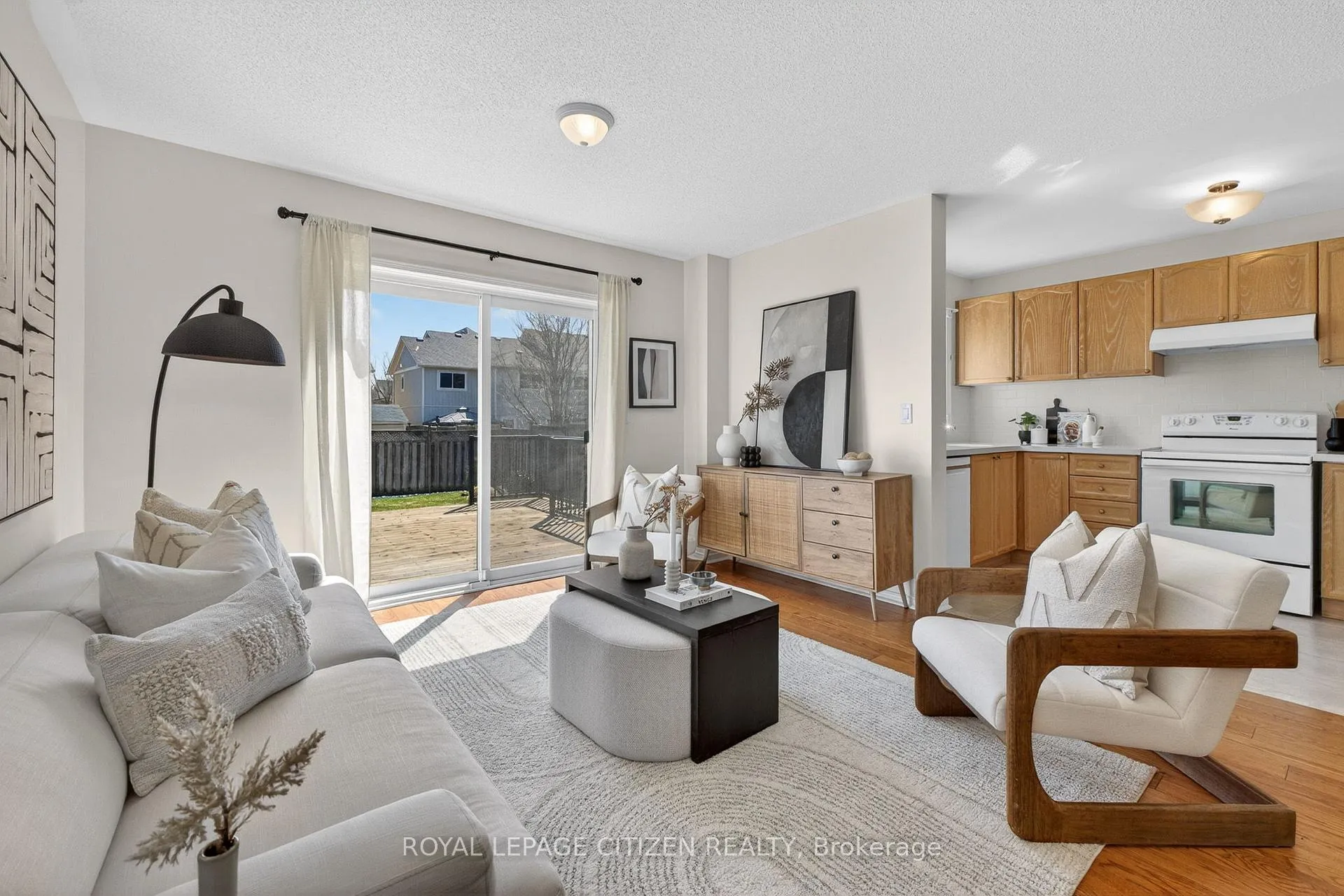 Photo 7 of 70 Wessex Drive, Whitby, Brooklin — HOMEH