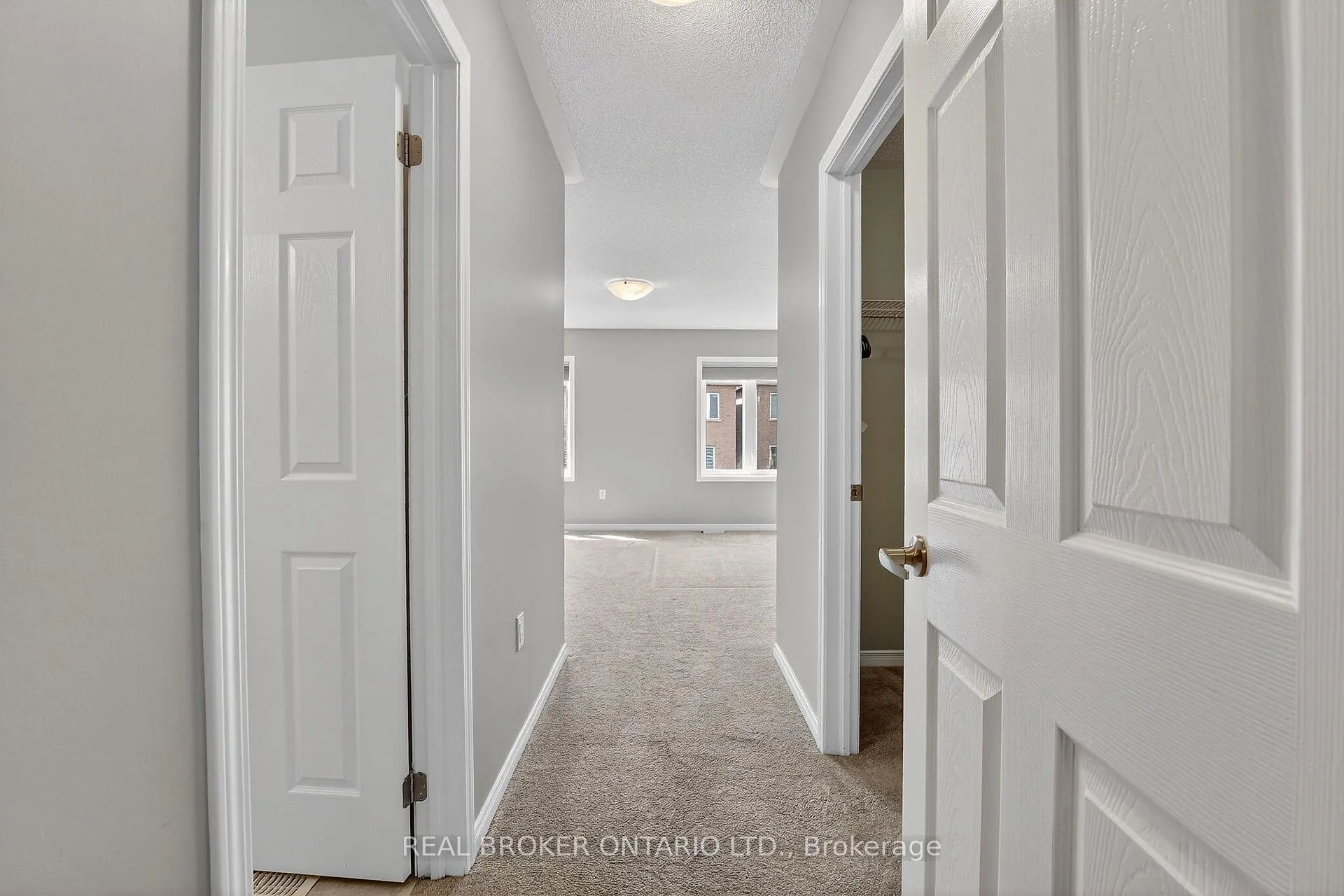 Photo 15 of 82 Upper Canada Court, Halton Hills, Georgetown — HOMEH