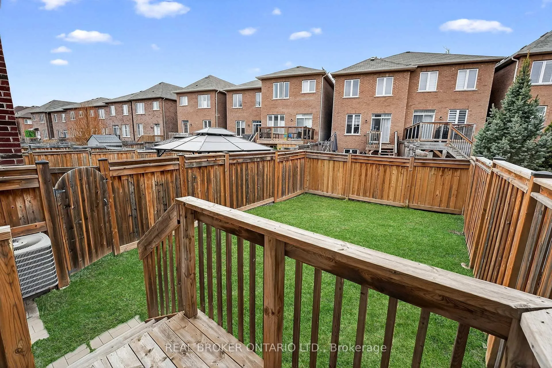 Photo 31 of 82 Upper Canada Court, Halton Hills, Georgetown — HOMEH