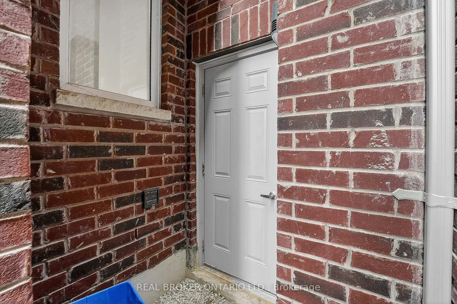 Photo 36 of 82 Upper Canada Court, Halton Hills, Georgetown — HOMEH