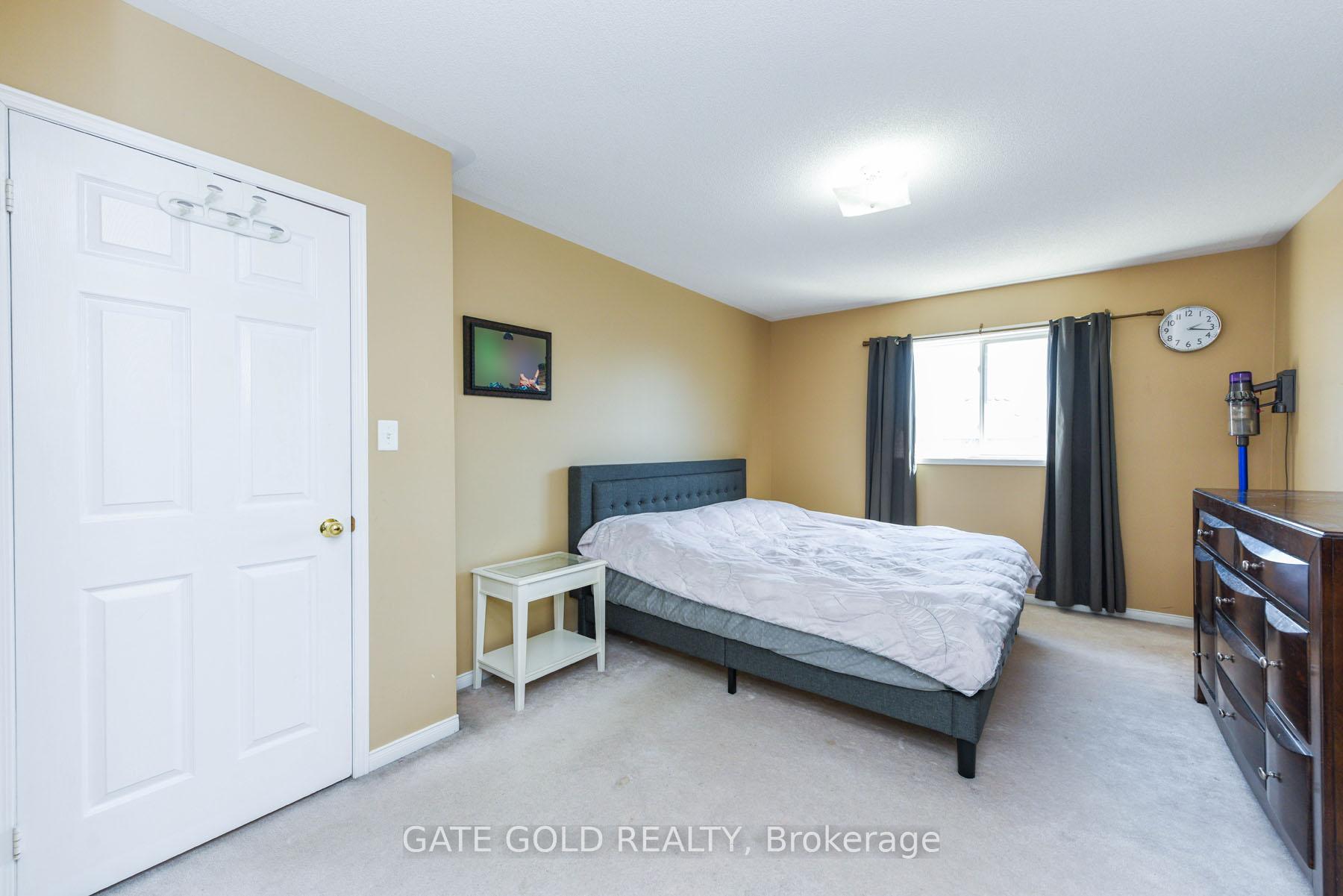 Photo 19 of 30 Flurry Circle, Brampton, Credit Valley — HOMEH