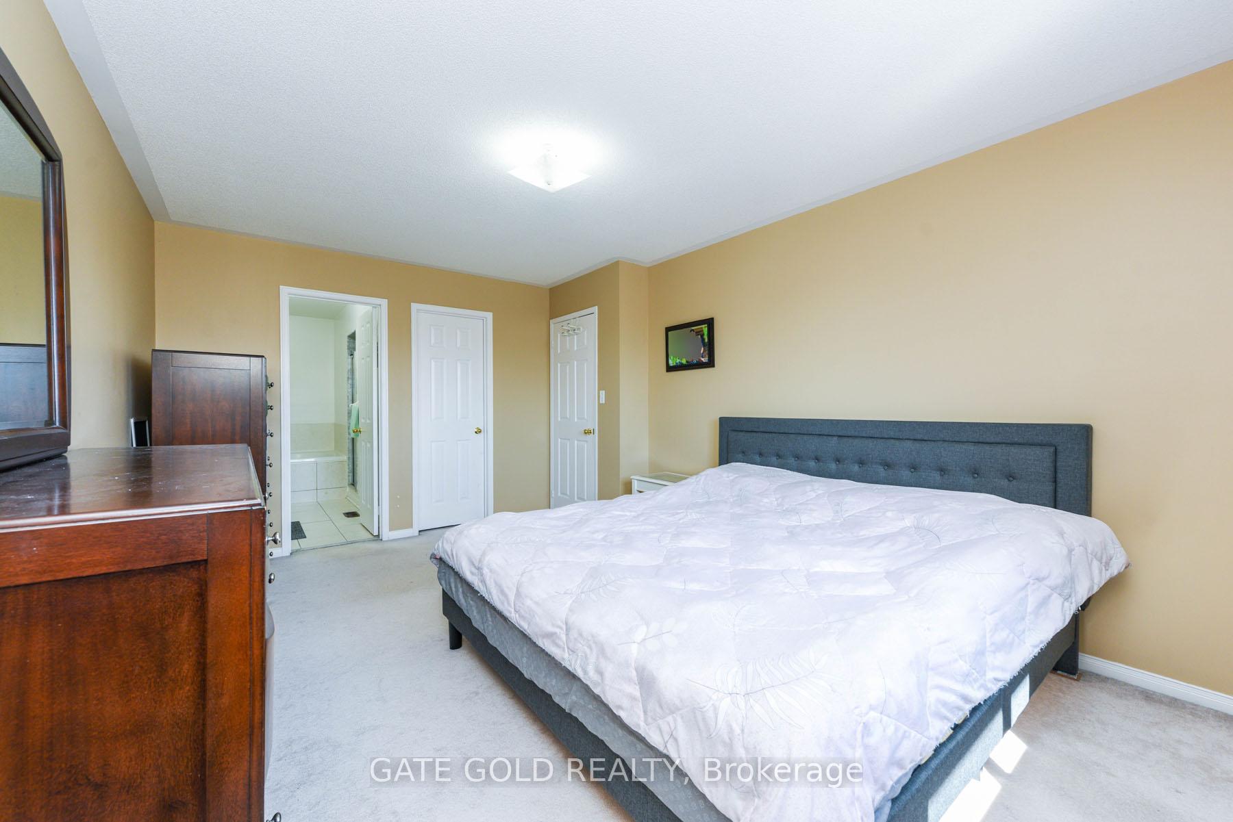Photo 20 of 30 Flurry Circle, Brampton, Credit Valley — HOMEH