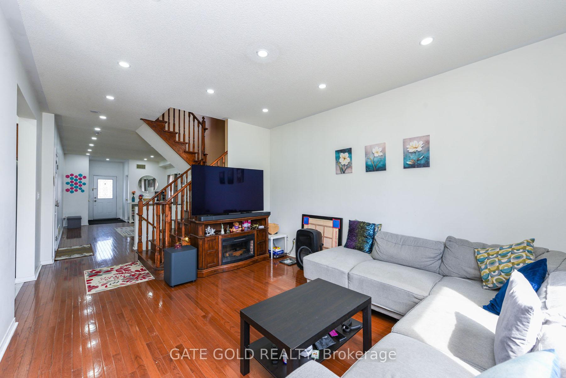 Photo 28 of 30 Flurry Circle, Brampton, Credit Valley — HOMEH