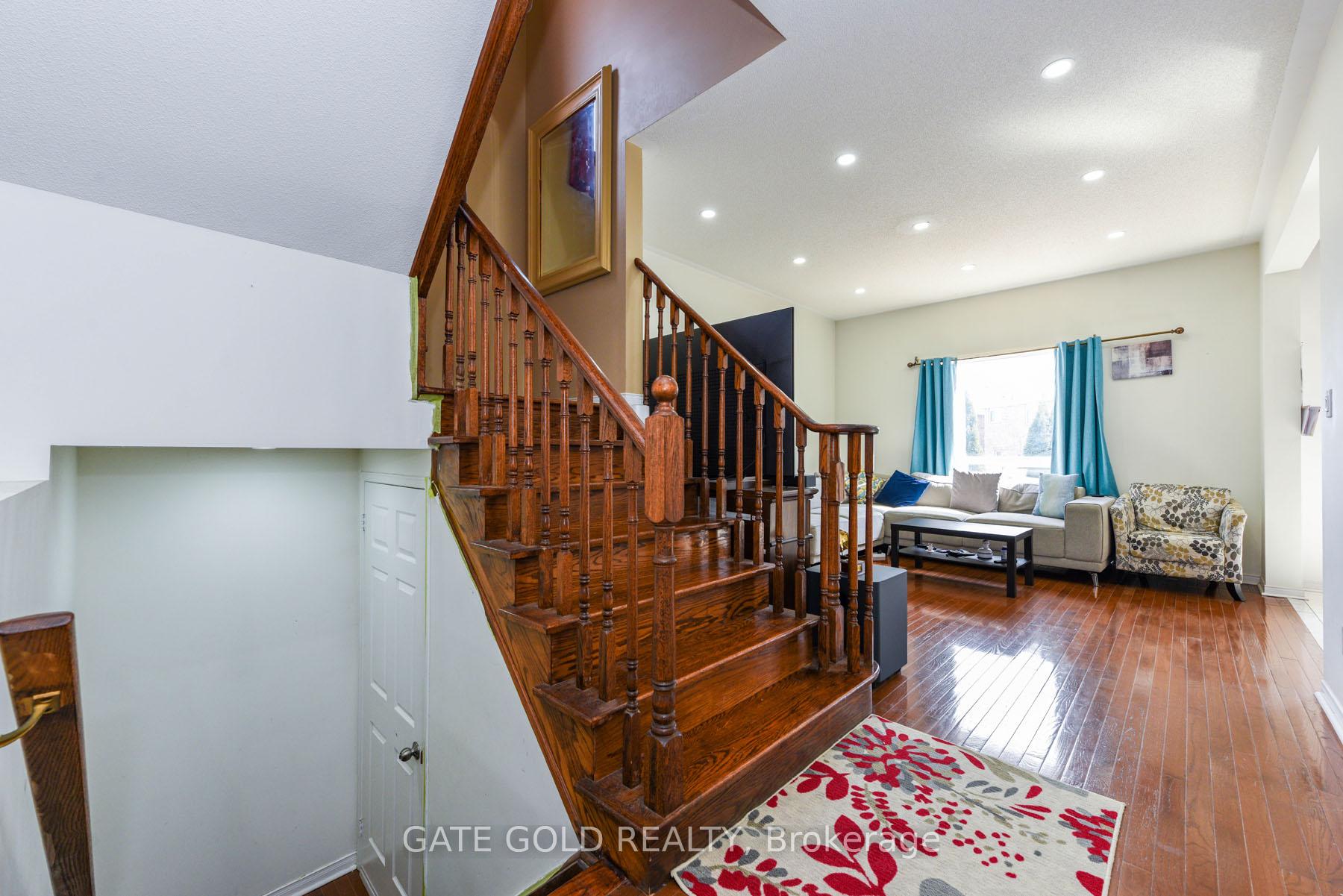 Photo 31 of 30 Flurry Circle, Brampton, Credit Valley — HOMEH