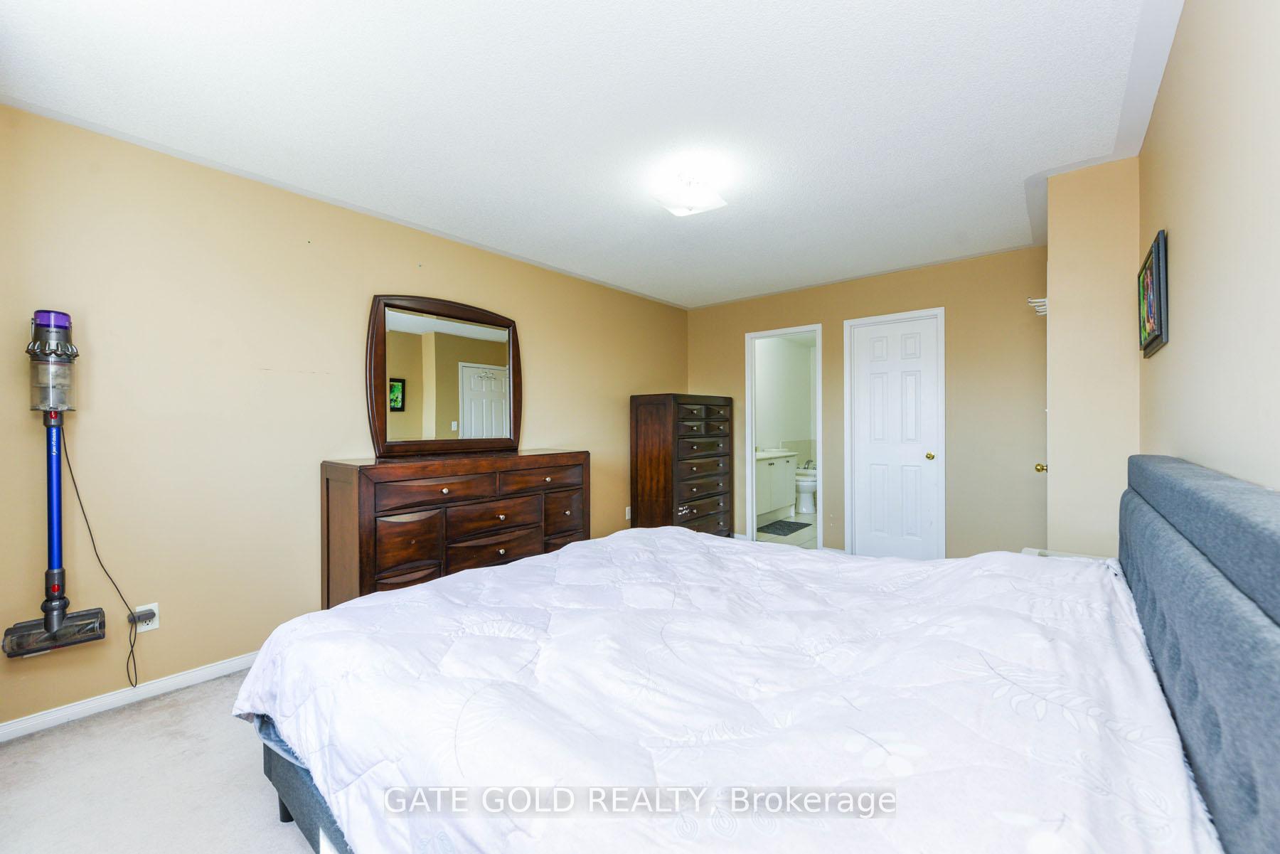 Photo 40 of 30 Flurry Circle, Brampton, Credit Valley — HOMEH