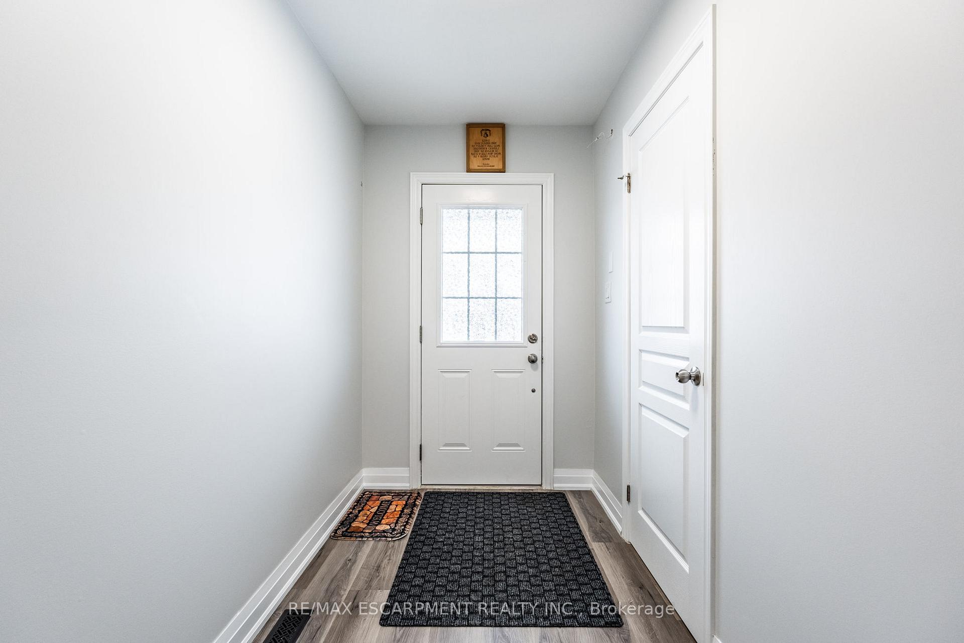 Photo 5 of 173 Penny Lane, Hamilton, Stoney Creek Mountain — HOMEH