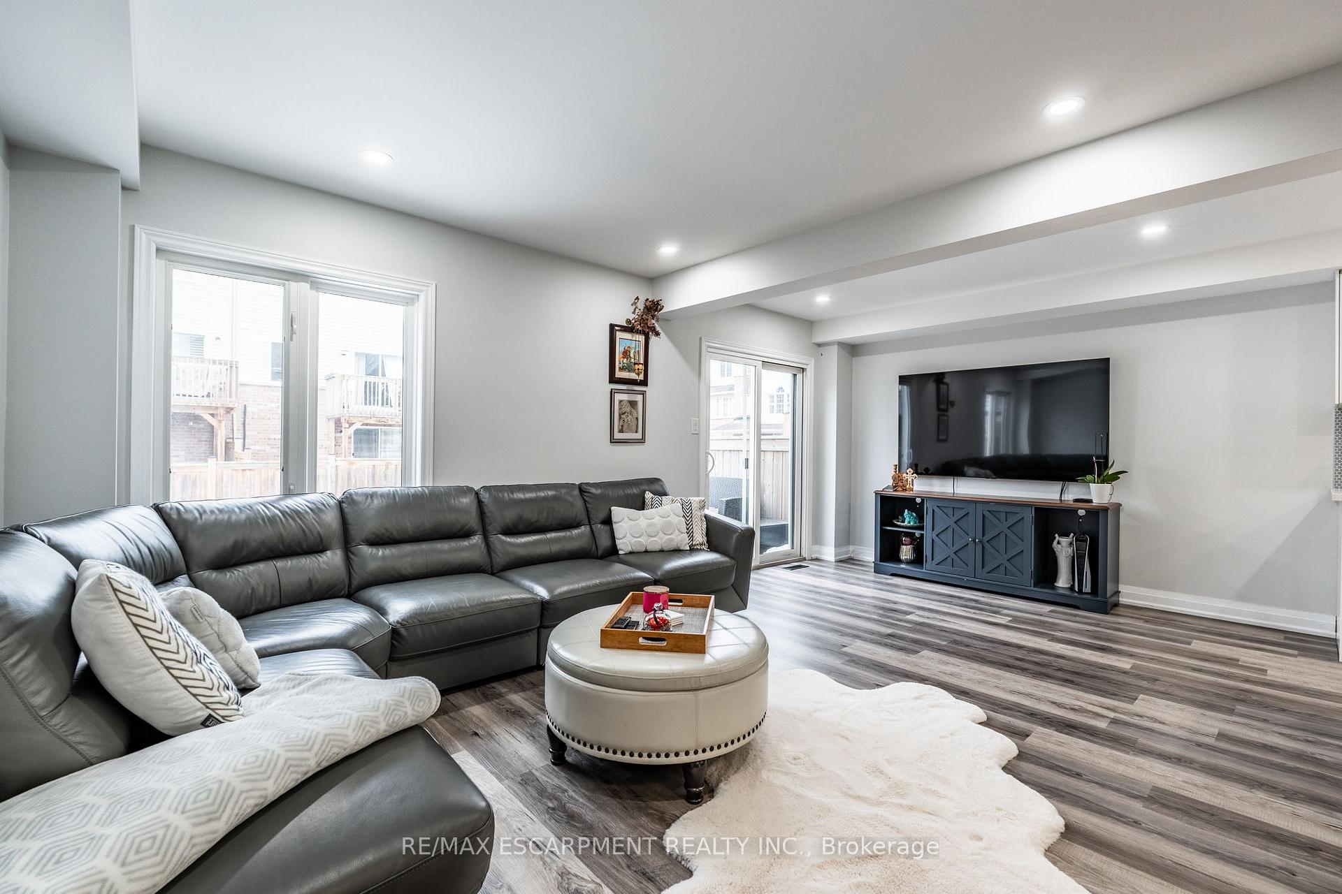 Photo 13 of 173 Penny Lane, Hamilton, Stoney Creek Mountain — HOMEH