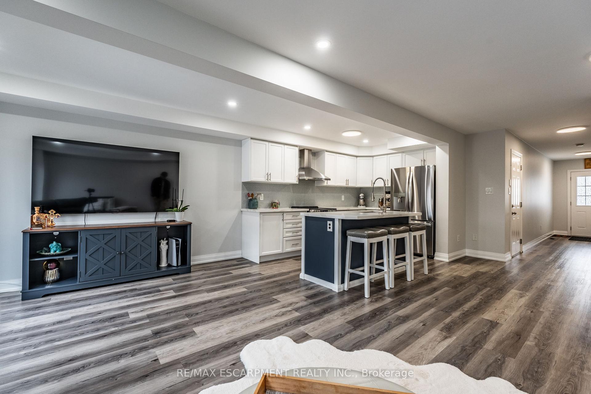 Photo 14 of 173 Penny Lane, Hamilton, Stoney Creek Mountain — HOMEH