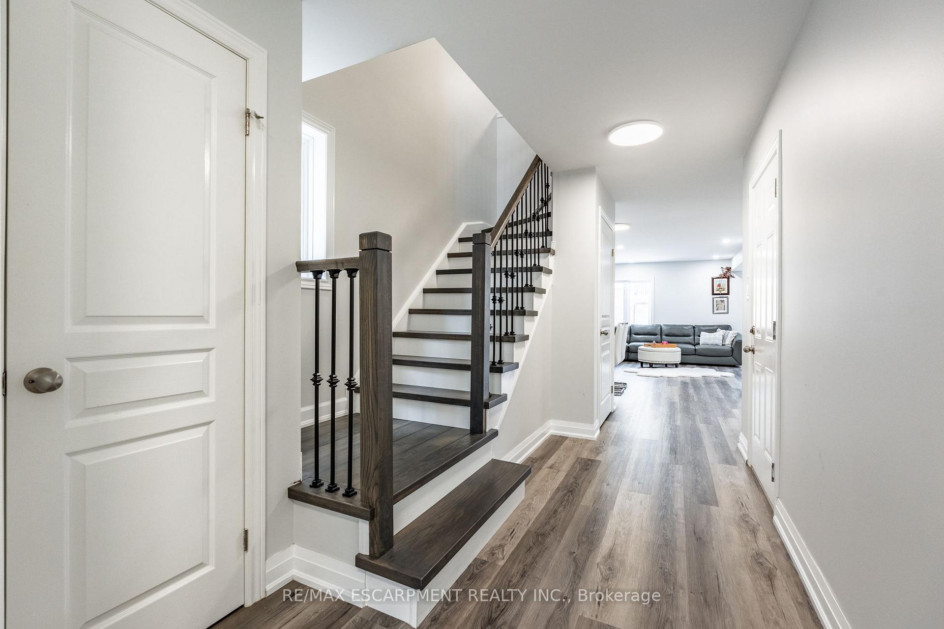 Photo 17 of 173 Penny Lane, Hamilton, Stoney Creek Mountain — HOMEH