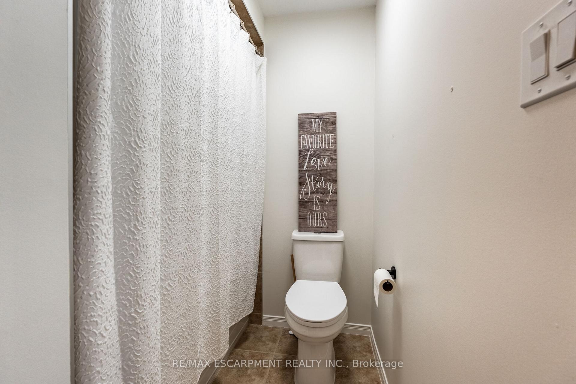 Photo 24 of 173 Penny Lane, Hamilton, Stoney Creek Mountain — HOMEH