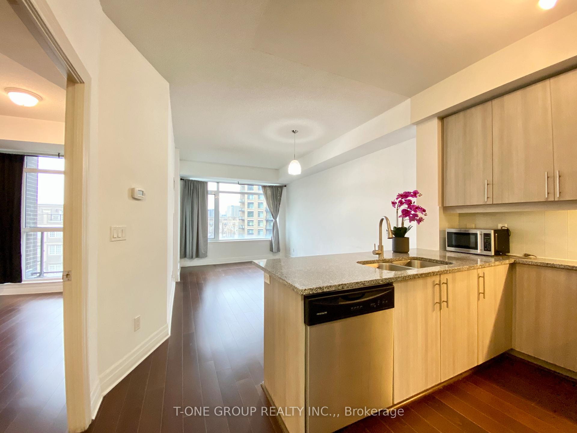 Photo 6 of Unit 419, 8130 Birchmount Road, Markham, Unionville — HOMEH