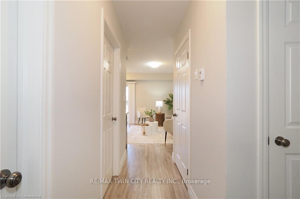 Photo 2 of Unit 10B, 1180 Countrystone Drive, Kitchener, Highland West — HOMEH