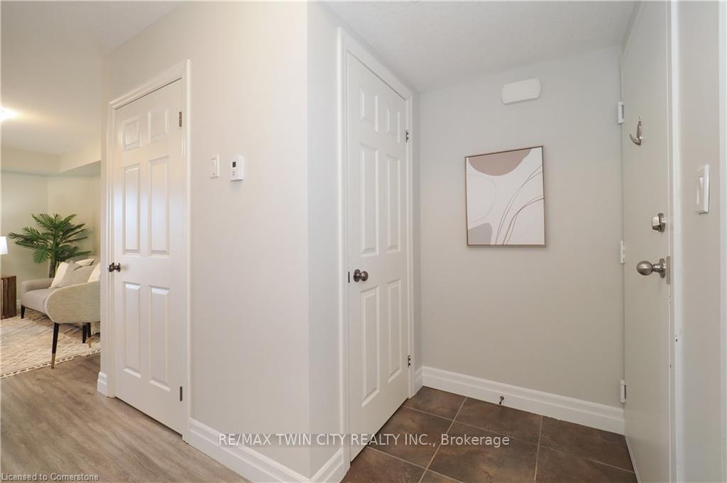 Photo 3 of Unit 10B, 1180 Countrystone Drive, Kitchener, Highland West — HOMEH