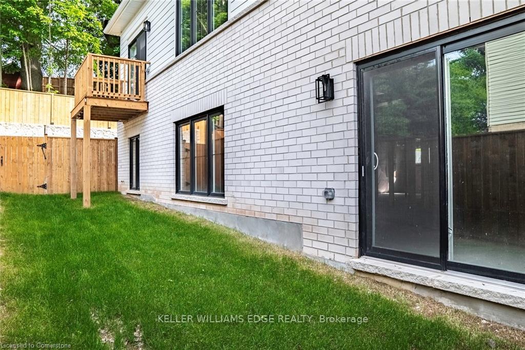 Photo 19 of 9 Santa Barbara Lane, Halton Hills, Georgetown — HOMEH