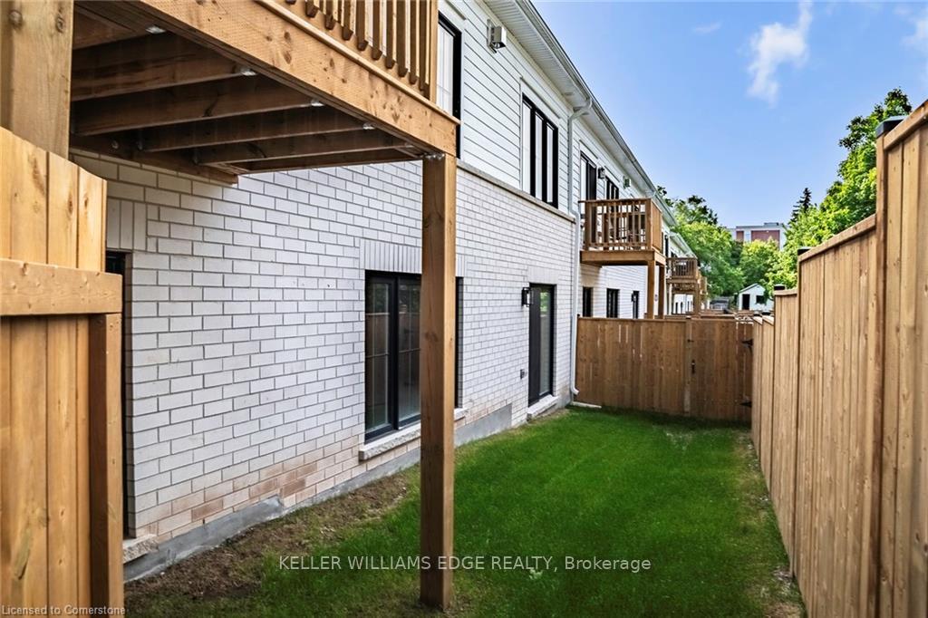 Photo 23 of 9 Santa Barbara Lane, Halton Hills, Georgetown — HOMEH