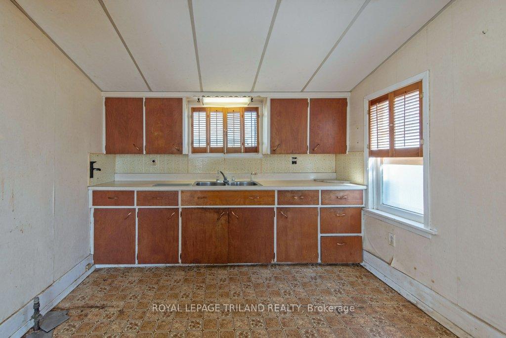 Photo 9 of 51 Devonshire Place, St. Thomas — HOMEH
