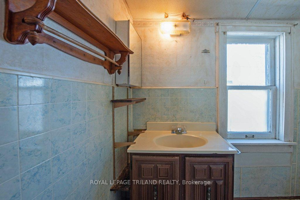 Photo 16 of 51 Devonshire Place, St. Thomas — HOMEH