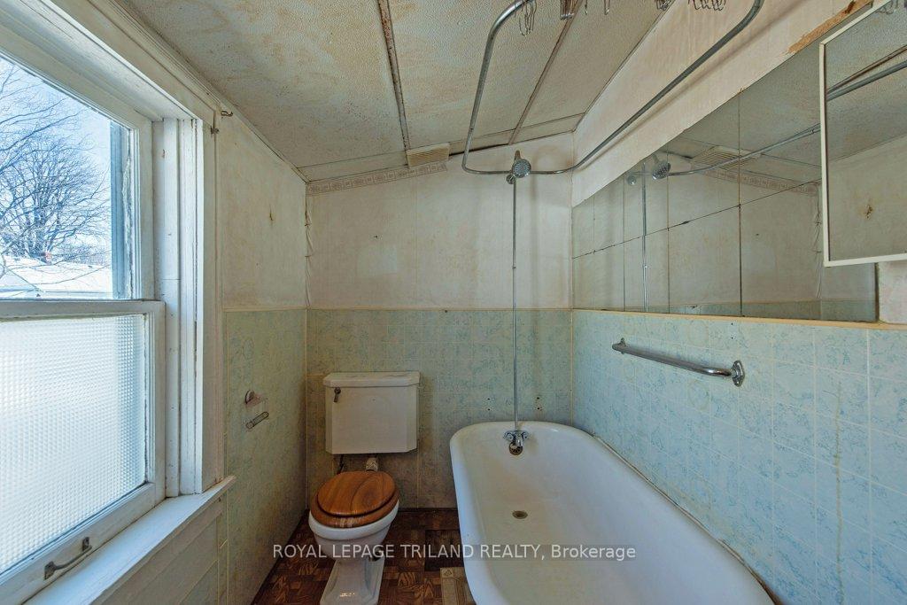 Photo 17 of 51 Devonshire Place, St. Thomas — HOMEH