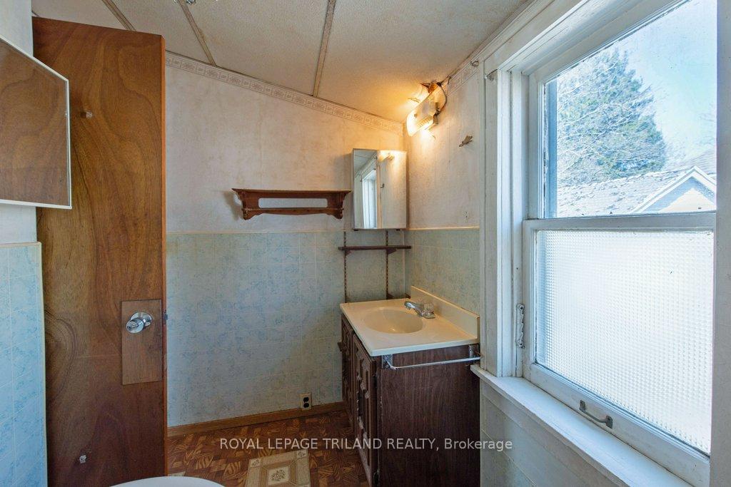 Photo 18 of 51 Devonshire Place, St. Thomas — HOMEH