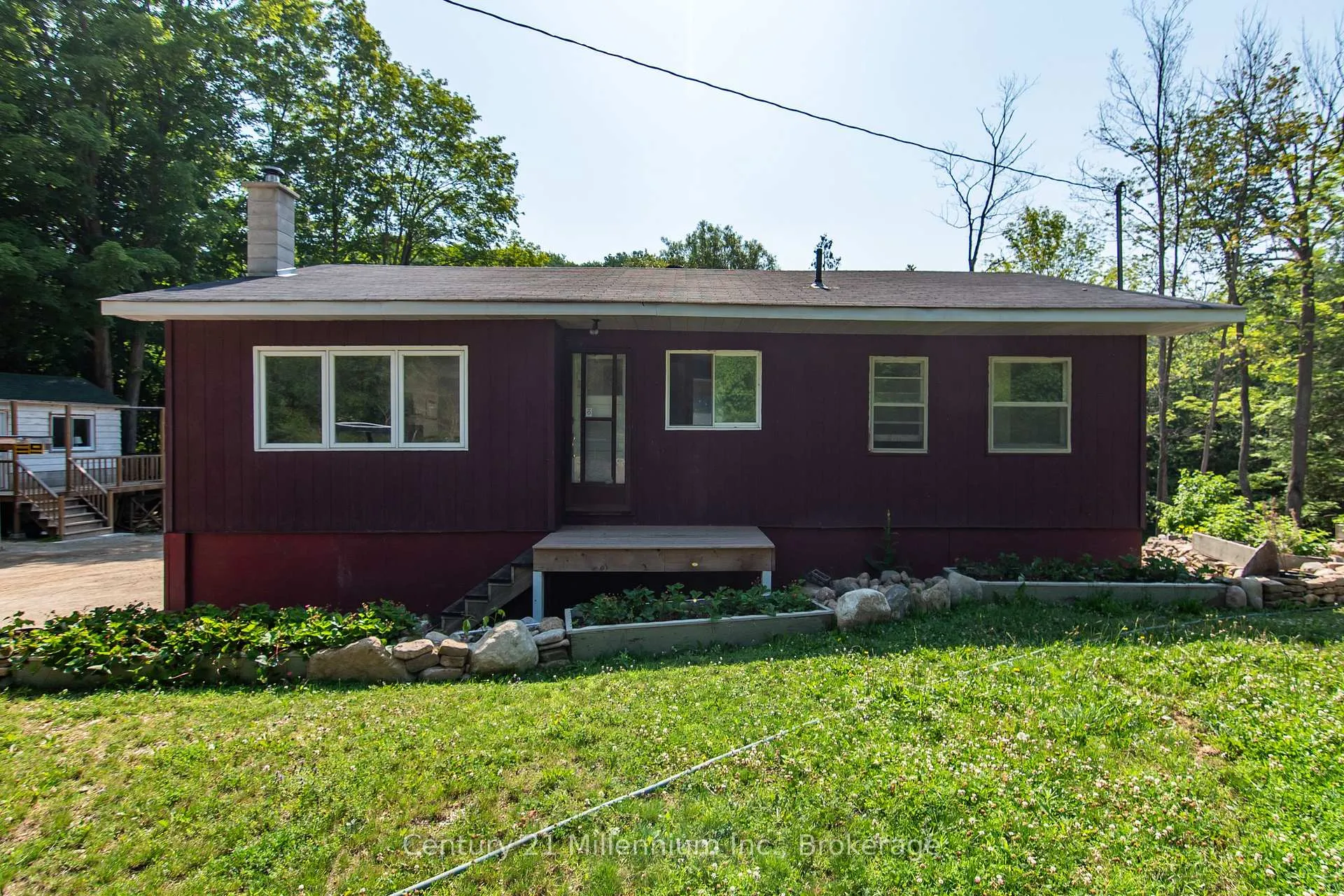 Photo 1 of 8355 County 9 Road, Clearview, Rural Clearview — HOMEH
