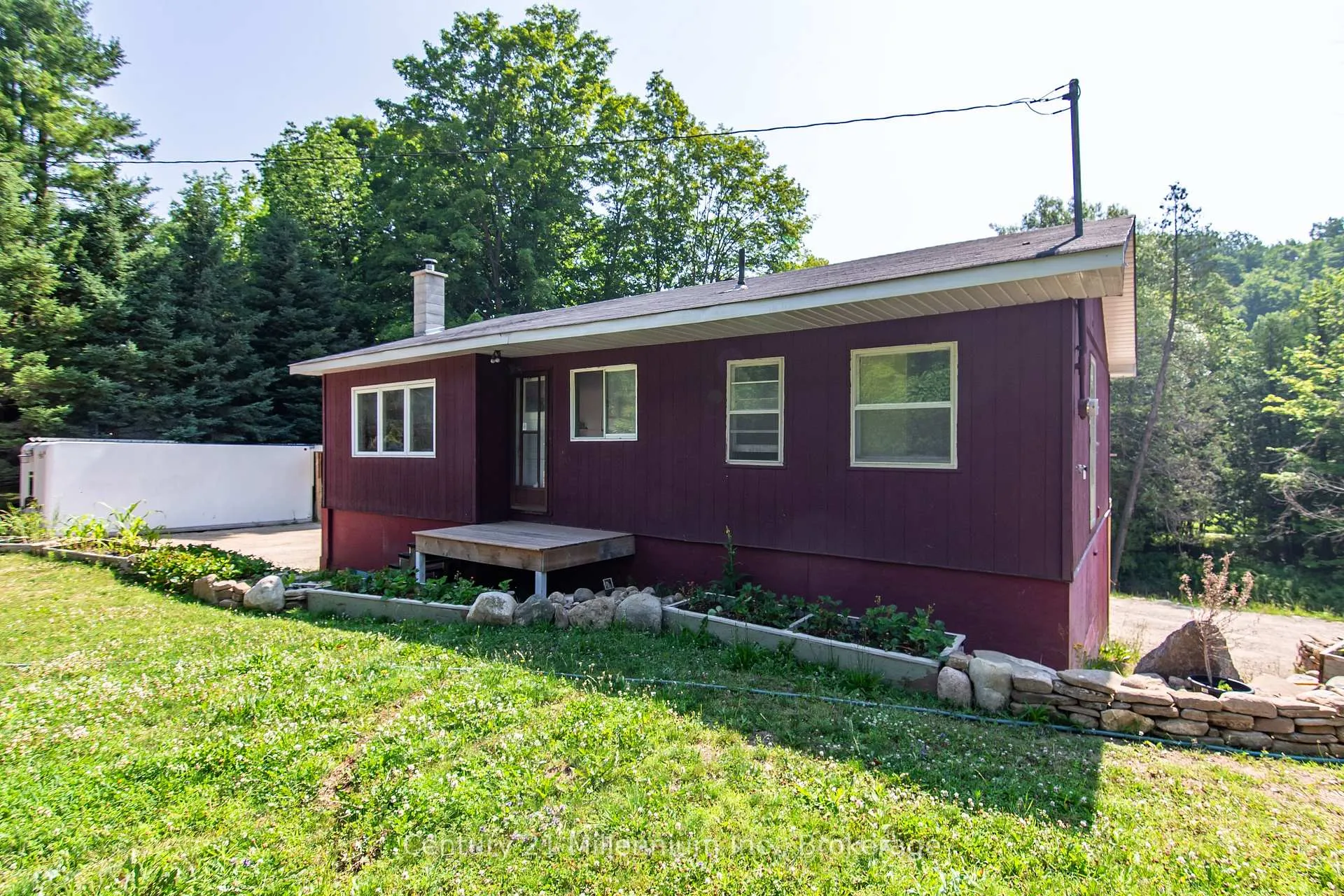 Photo 2 of 8355 County 9 Road, Clearview, Rural Clearview — HOMEH