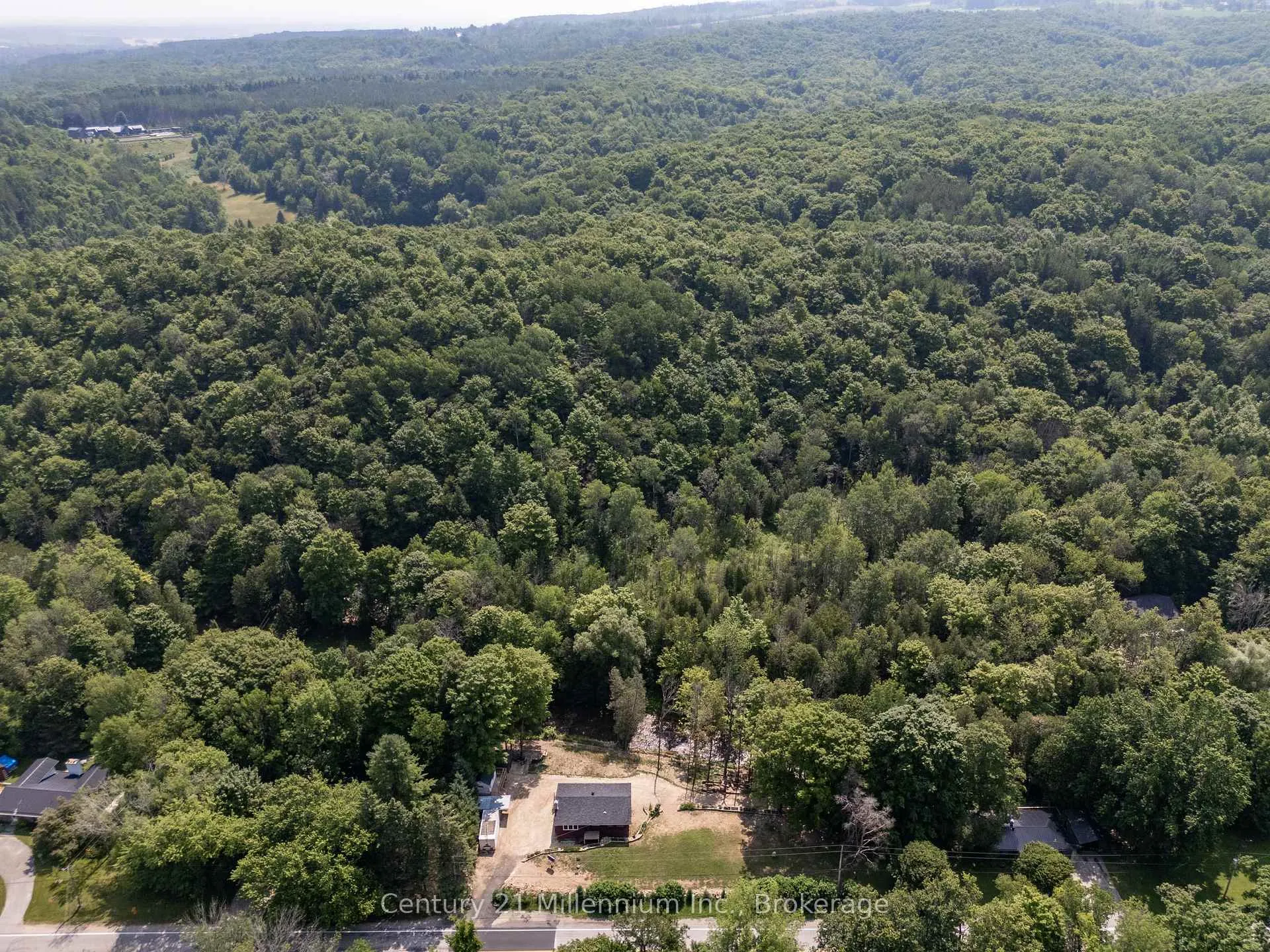 Photo 11 of 8355 County 9 Road, Clearview, Rural Clearview — HOMEH