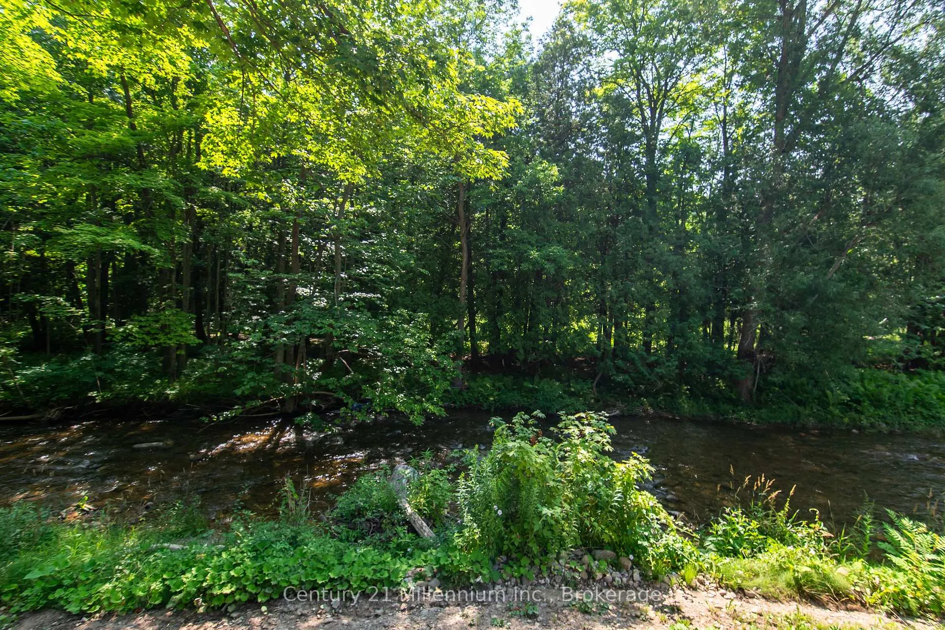 Photo 16 of 8355 County 9 Road, Clearview, Rural Clearview — HOMEH