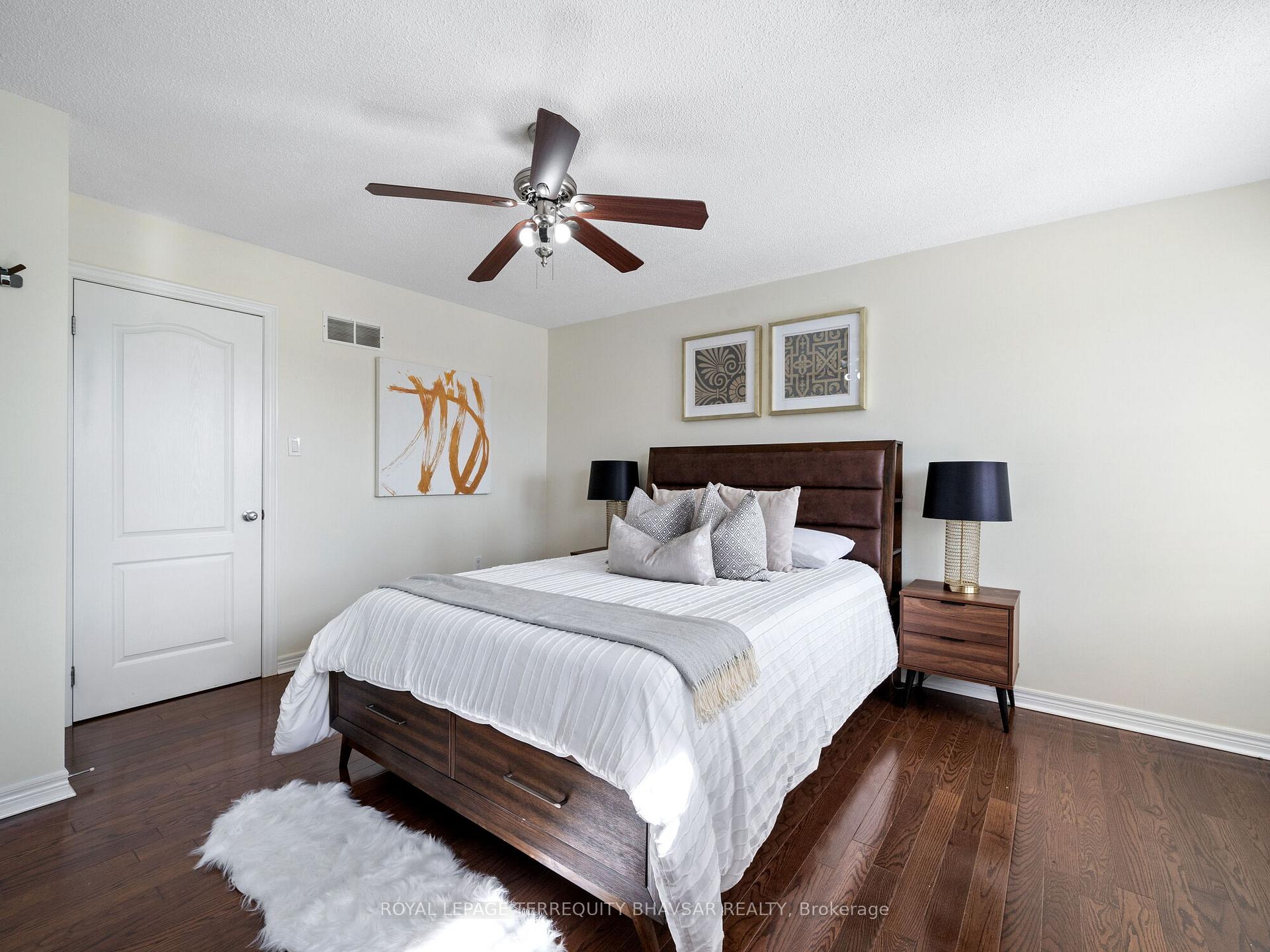 Photo 18 of 107 Palacebeach Trail, Hamilton, Stoney Creek — HOMEH