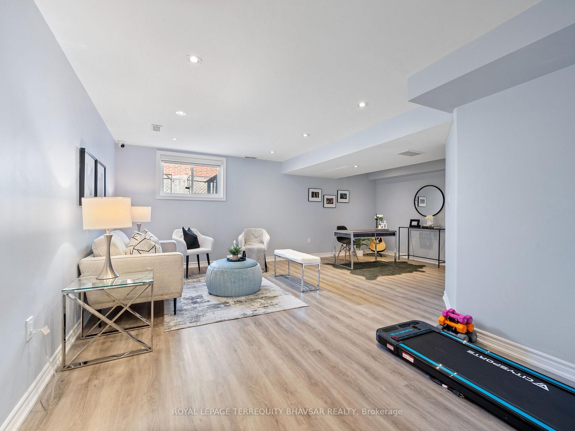 Photo 29 of 107 Palacebeach Trail, Hamilton, Stoney Creek — HOMEH