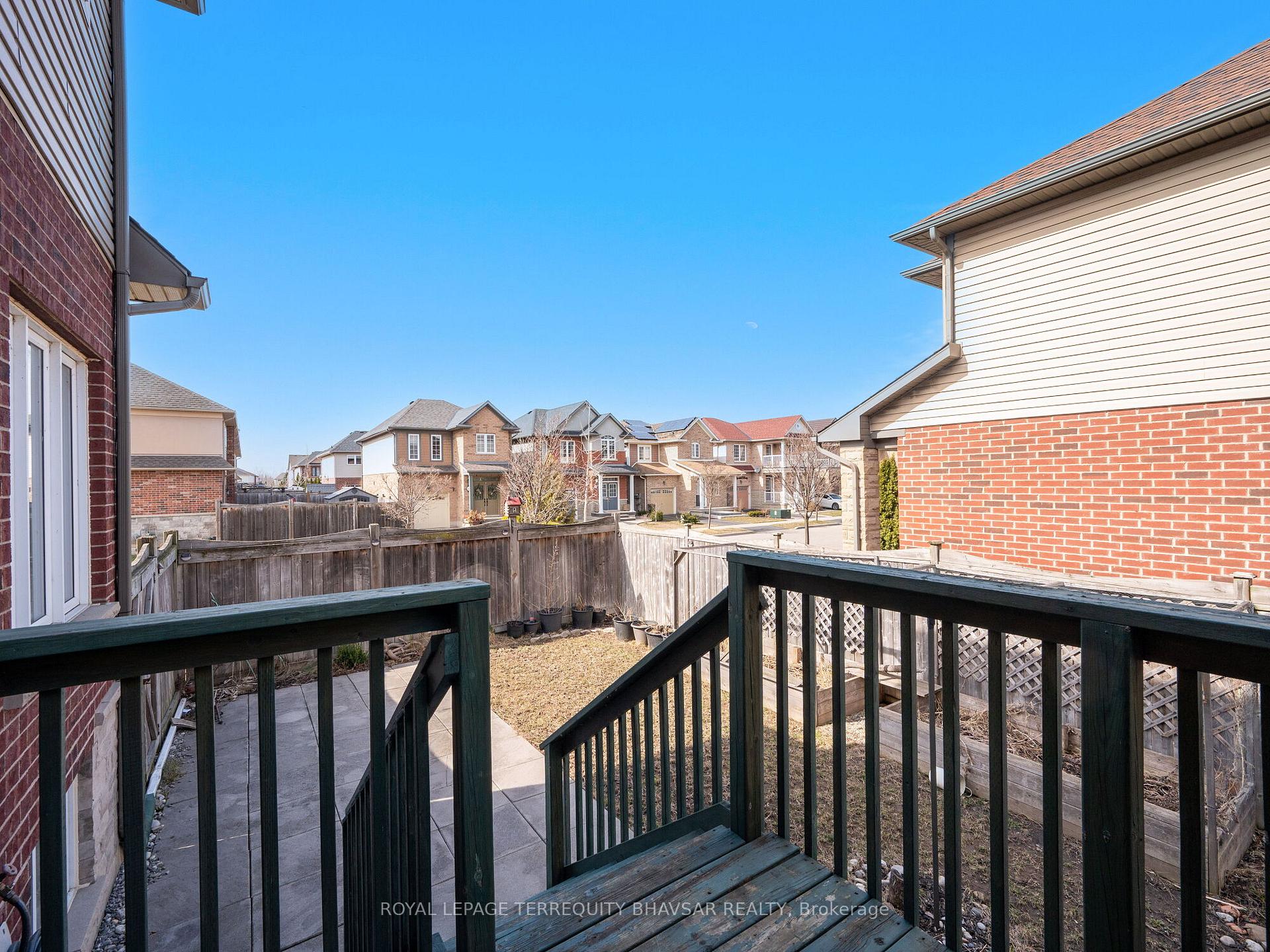 Photo 36 of 107 Palacebeach Trail, Hamilton, Stoney Creek — HOMEH
