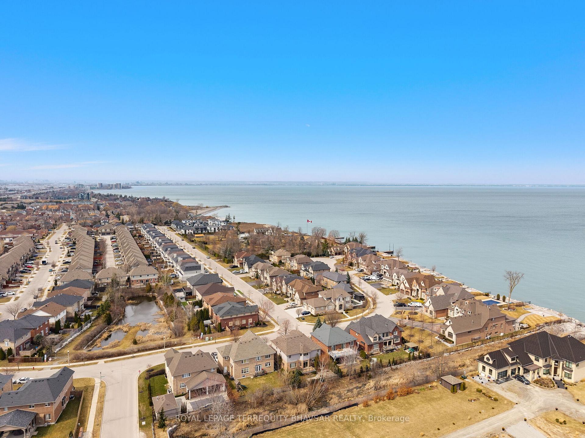 Photo 39 of 107 Palacebeach Trail, Hamilton, Stoney Creek — HOMEH
