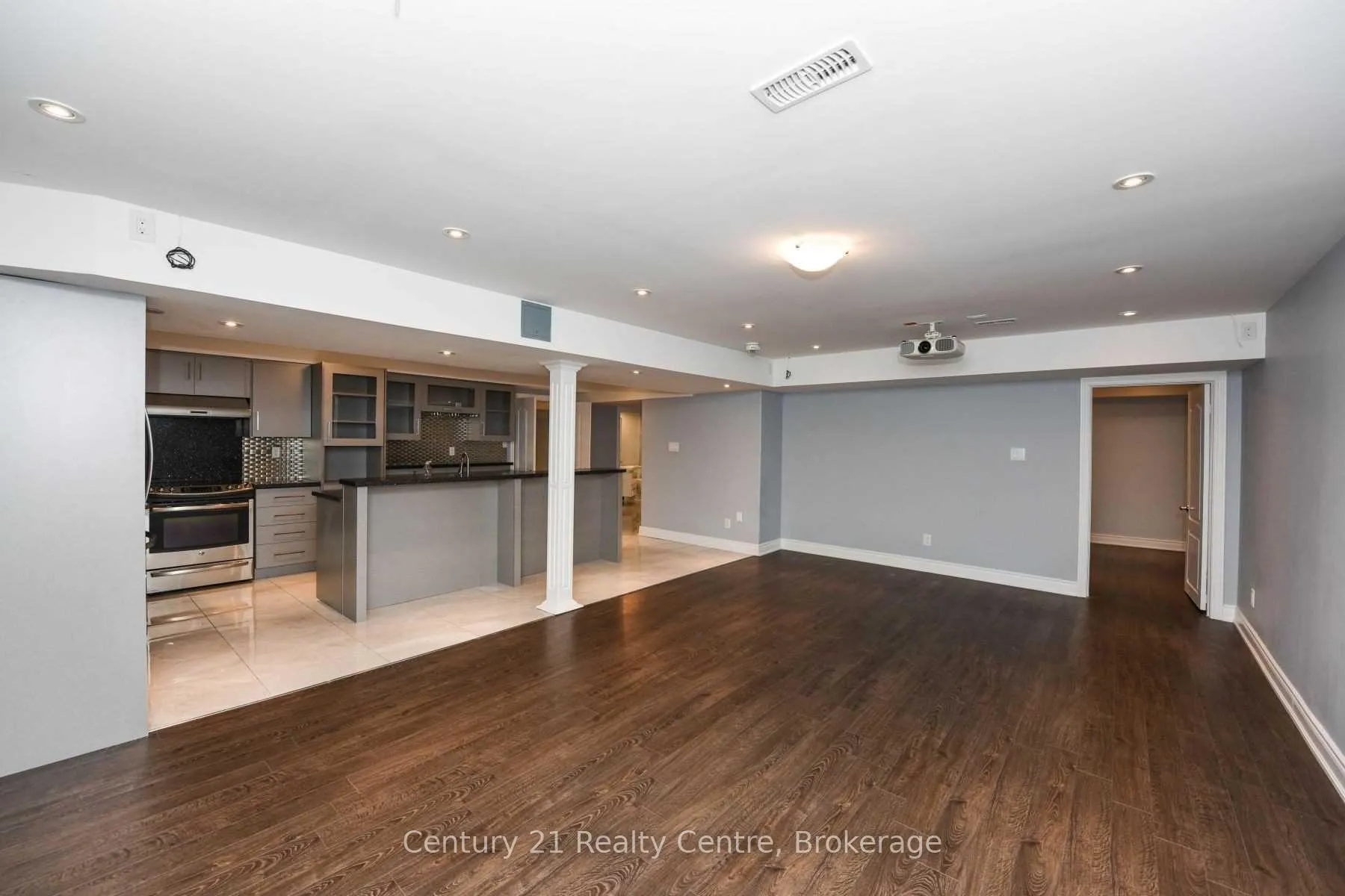 Photo 4 of 49 Riseborough Drive, Brampton, Bram East — HOMEH