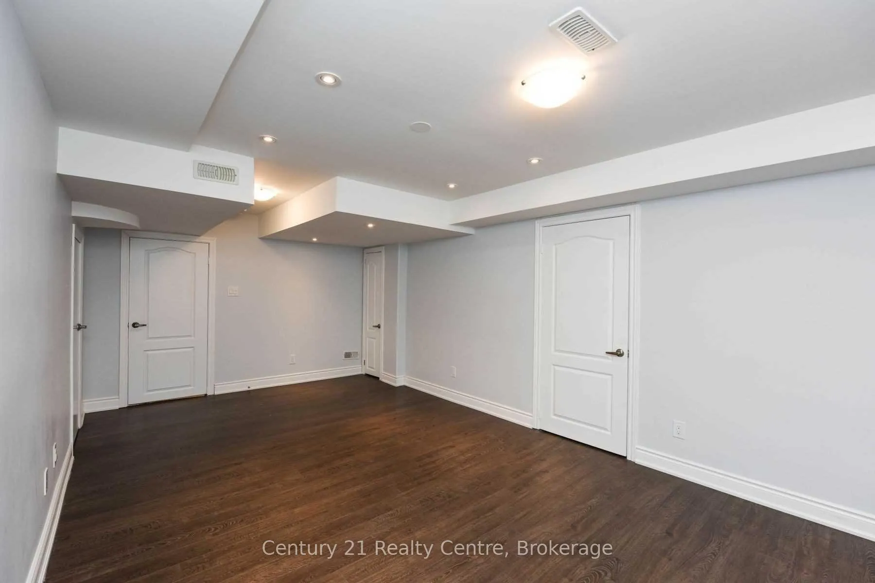 Photo 5 of 49 Riseborough Drive, Brampton, Bram East — HOMEH