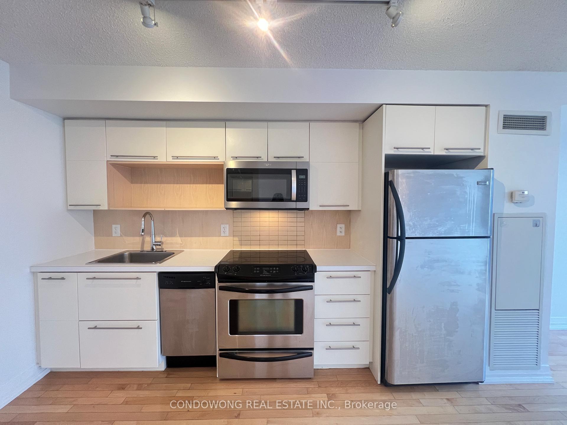 Photo 4 of Unit 1709, 25 Carlton Street, Toronto, Church-Yonge Corridor — HOMEH