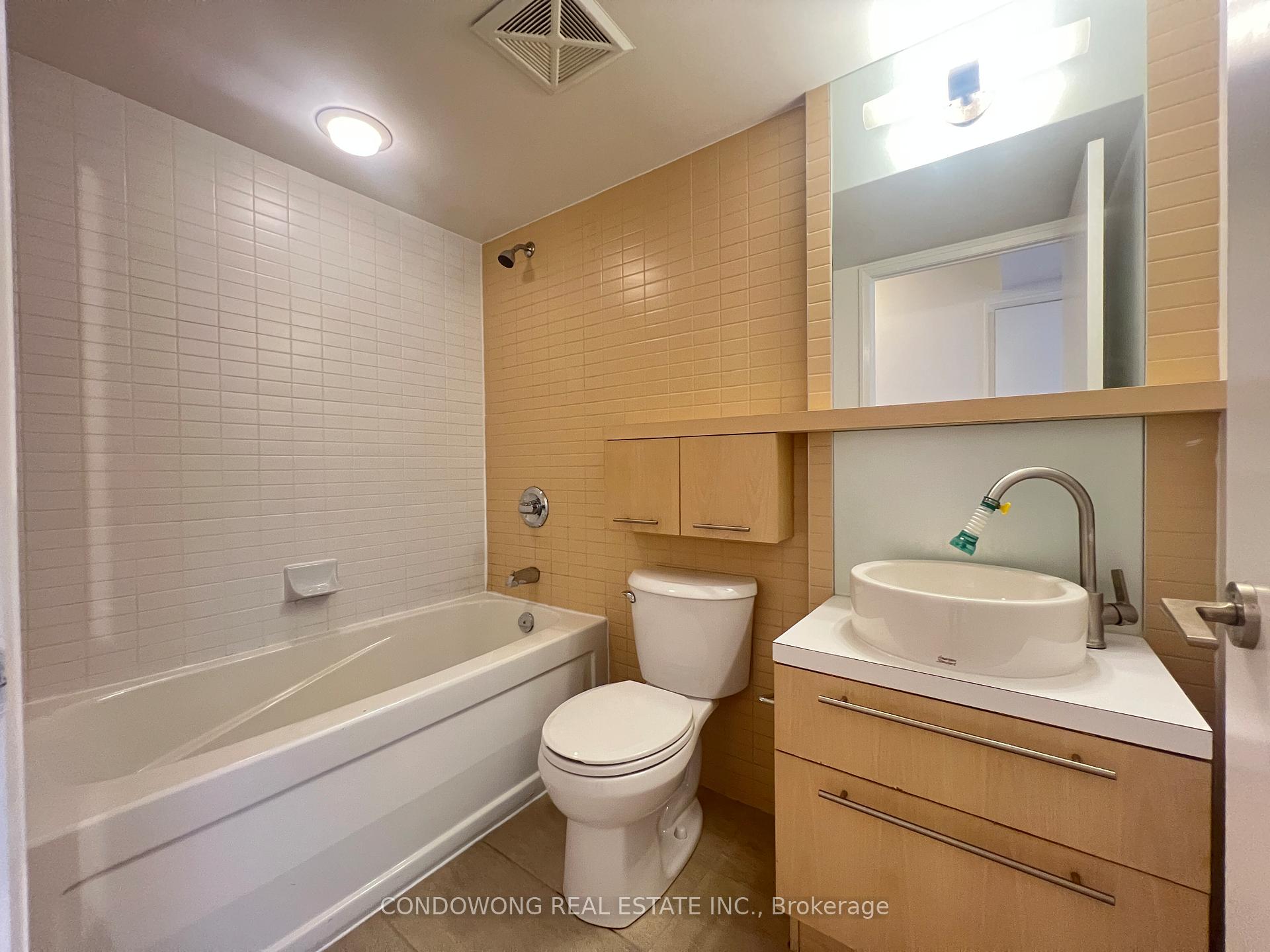 Photo 12 of Unit 1709, 25 Carlton Street, Toronto, Church-Yonge Corridor — HOMEH