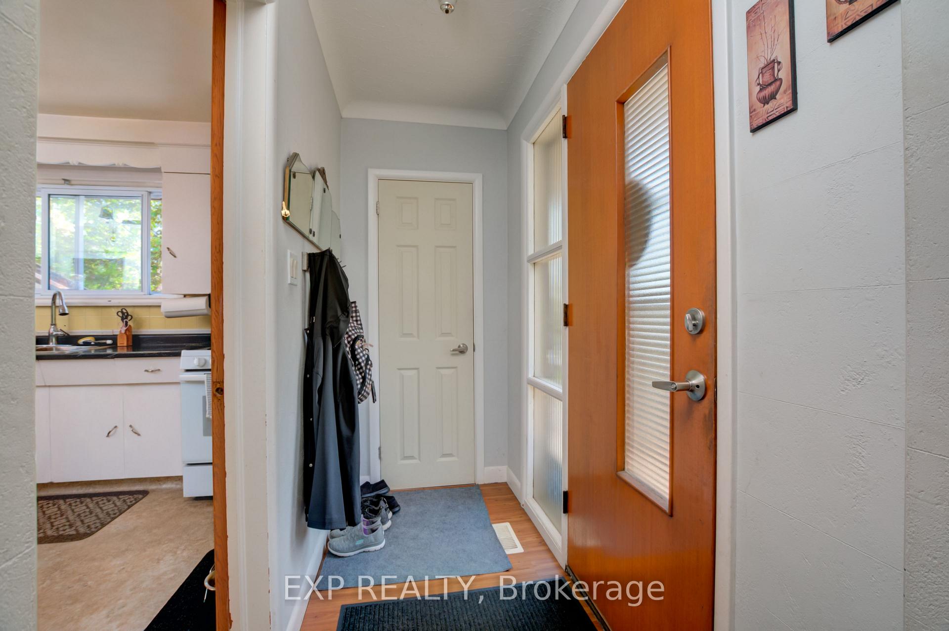 Photo 5 of 982 Burnham Street, Cobourg — HOMEH