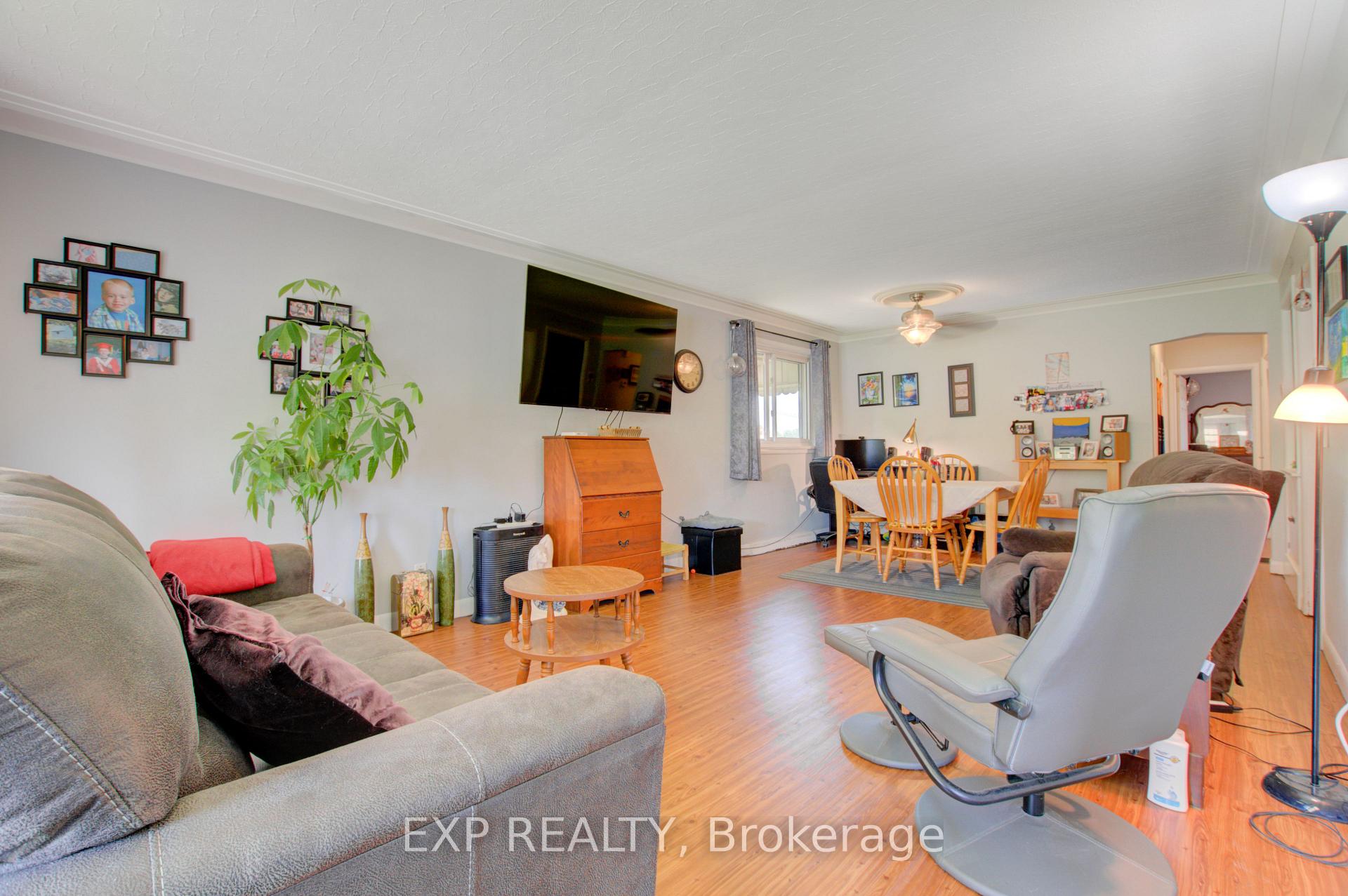 Photo 6 of 982 Burnham Street, Cobourg — HOMEH